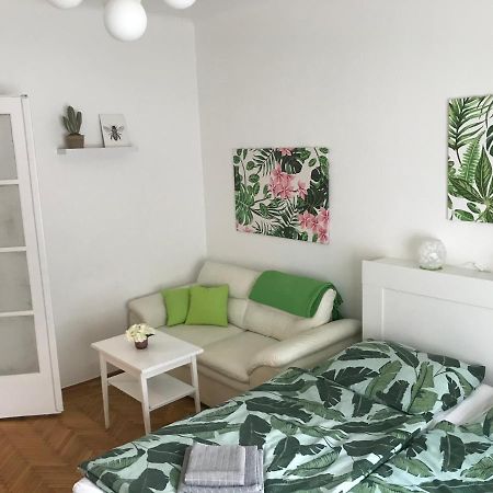 Rosmarinus Apartman Pecs Exterior photo