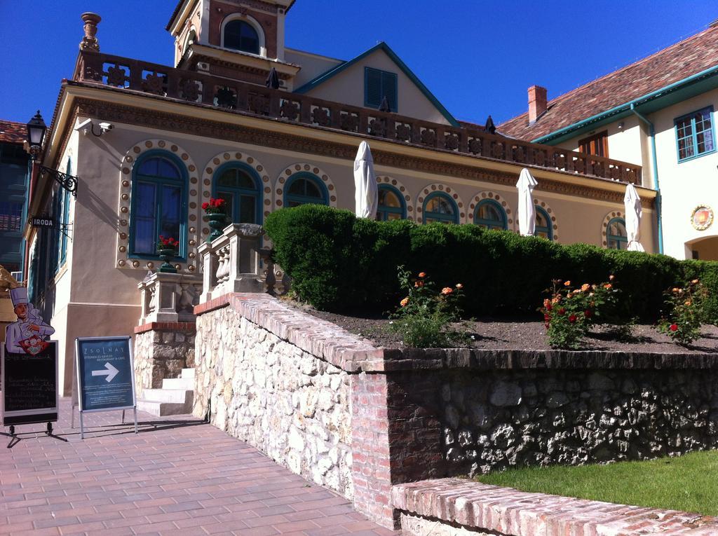 Rosmarinus Apartman Pecs Exterior photo