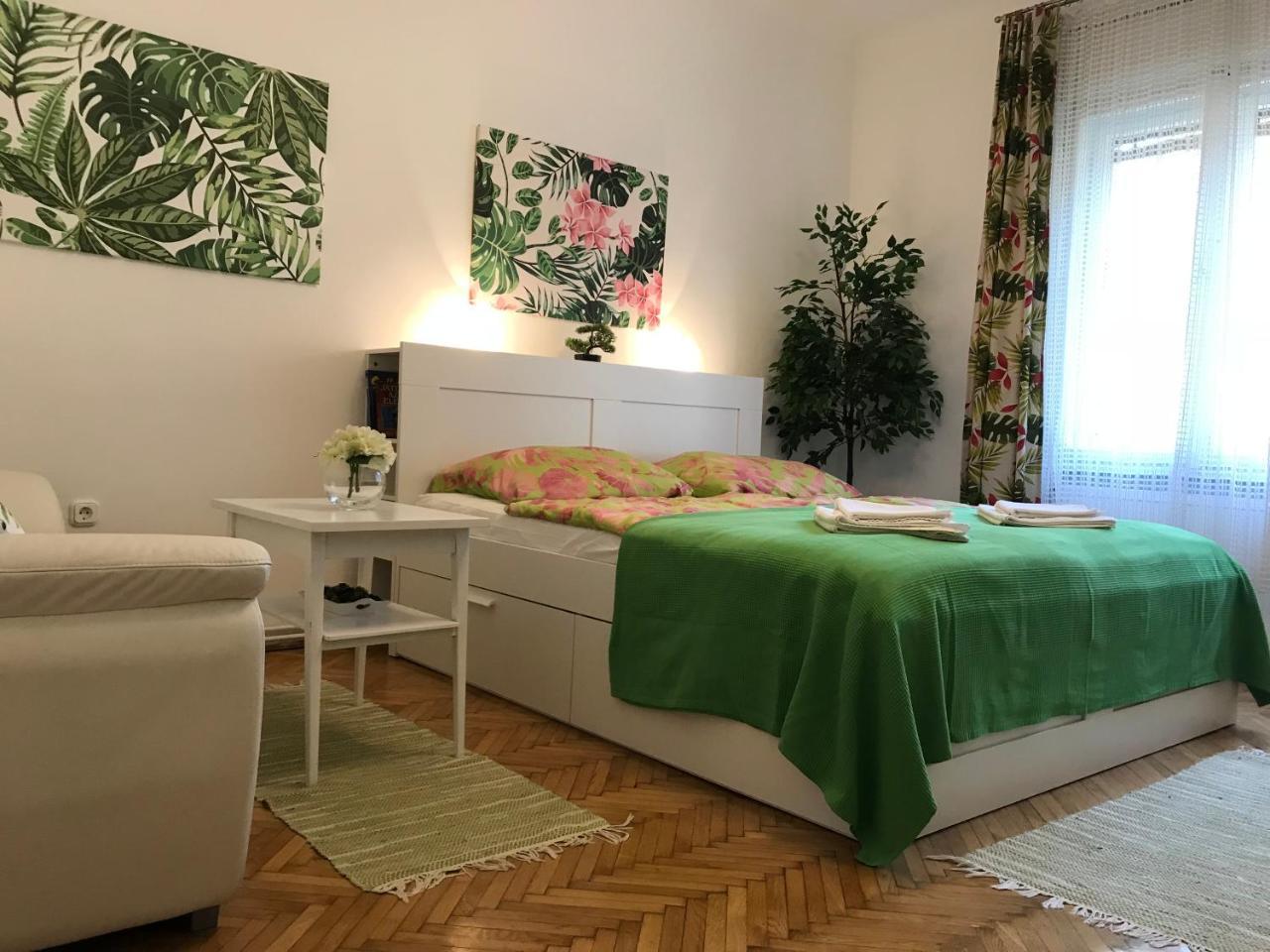Rosmarinus Apartman Pecs Exterior photo